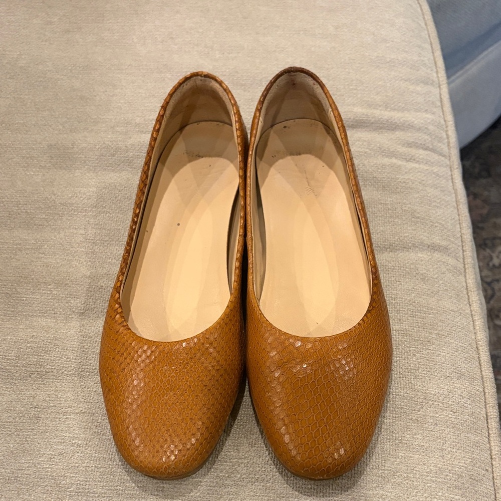 Chic Tan Women's Loafers